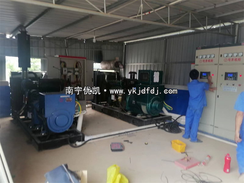 2022年8月15日，300KW濰柴發(fā)電機(jī)組并機(jī)300KW玉柴發(fā)電機(jī)組