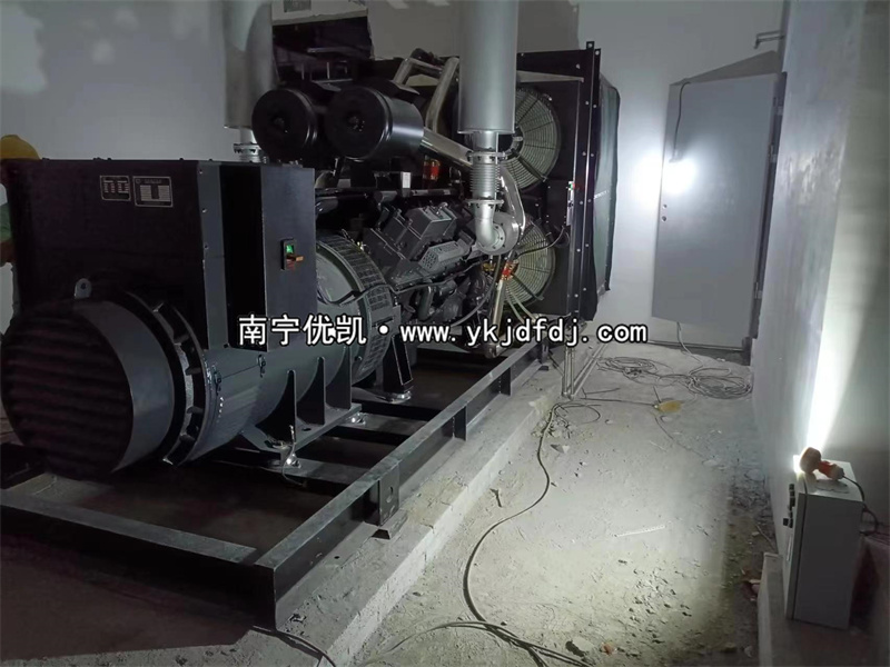 2023年10月25日，800kw上海凱普發(fā)電機(jī)組百色項目安裝現(xiàn)場
