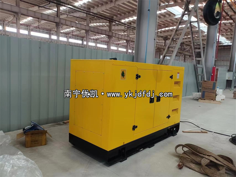 2023年12月19日，康明斯35kw靜音柴油發(fā)電機(jī)組到貨現(xiàn)場