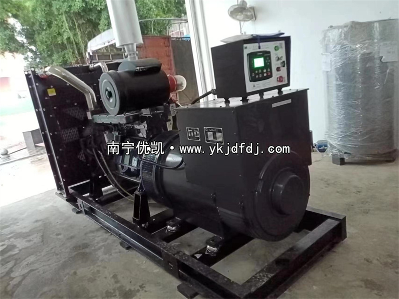 2024年3月14日，學(xué)校項目400kw凱普柴油發(fā)電機(jī)組安裝調(diào)試并通過驗收