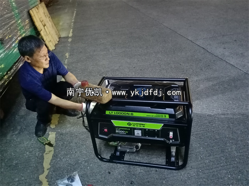 2025年9月1日，綠田8kw汽油發(fā)電機(jī)組試機(jī)發(fā)貨