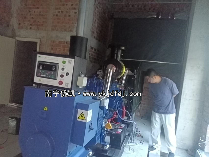 2025年10月13日，平果項目200KW柴油發(fā)電機組安裝完成